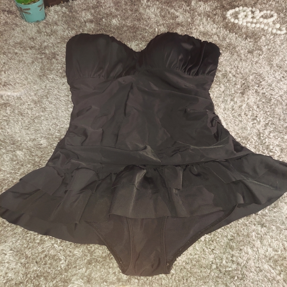 Hot Topic flattering swimsuit